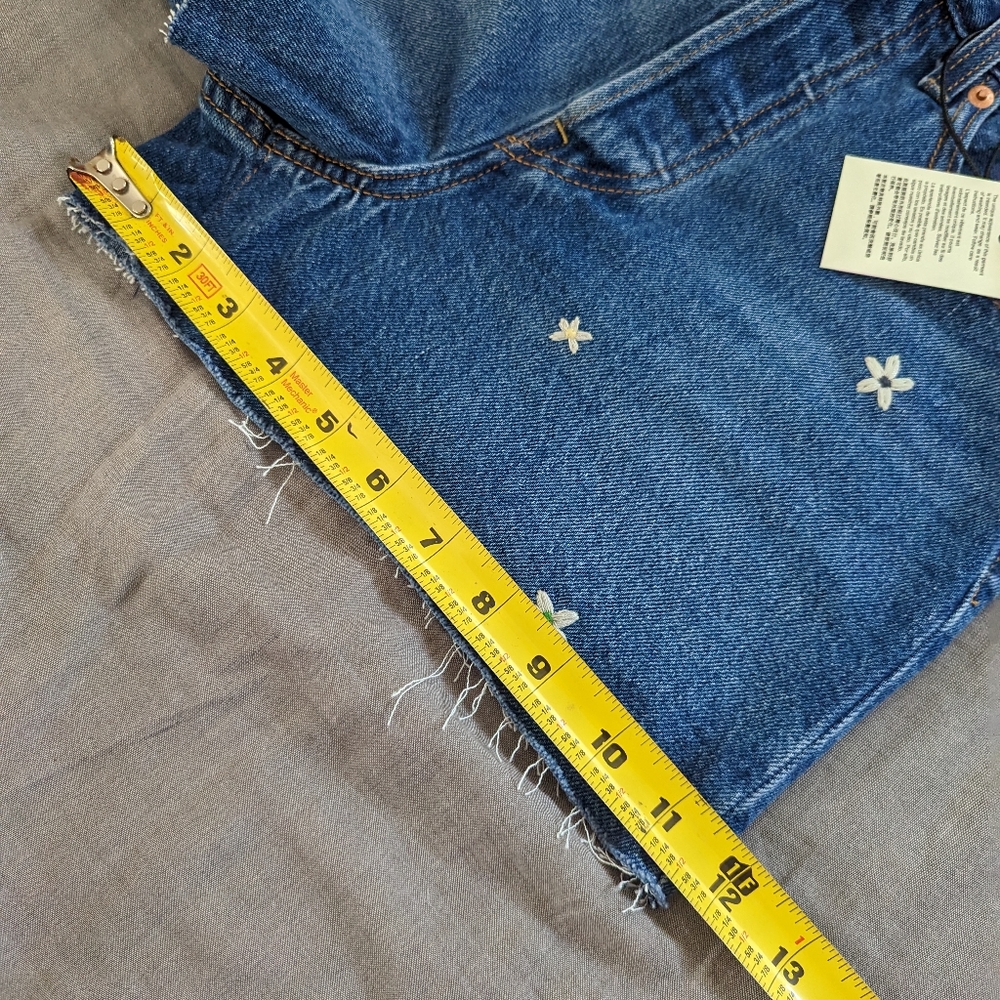 Levi's Ribcage Embroidered Cutoff Jean Shorts - Picture 11 of 11
